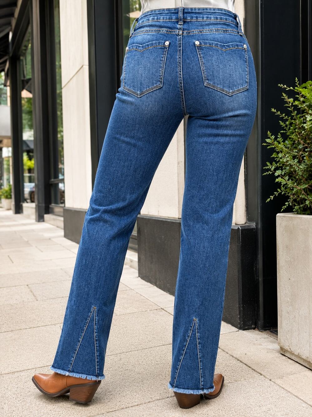 Flamingals Straight Leg Jeans Size XS Back  Raw Hem NWT
